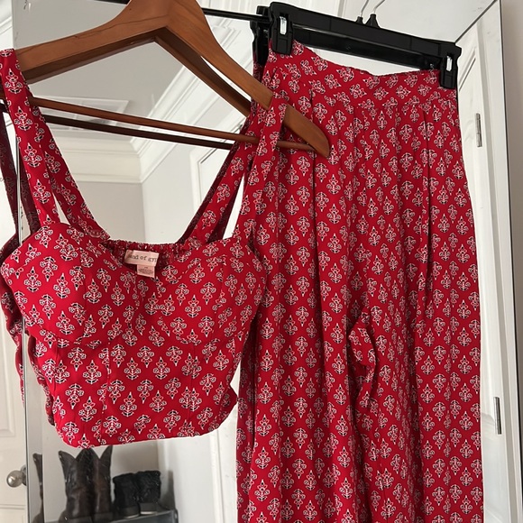 Band of Gypsies size xs pre own, non smoker home like new - Picture 2 of 8